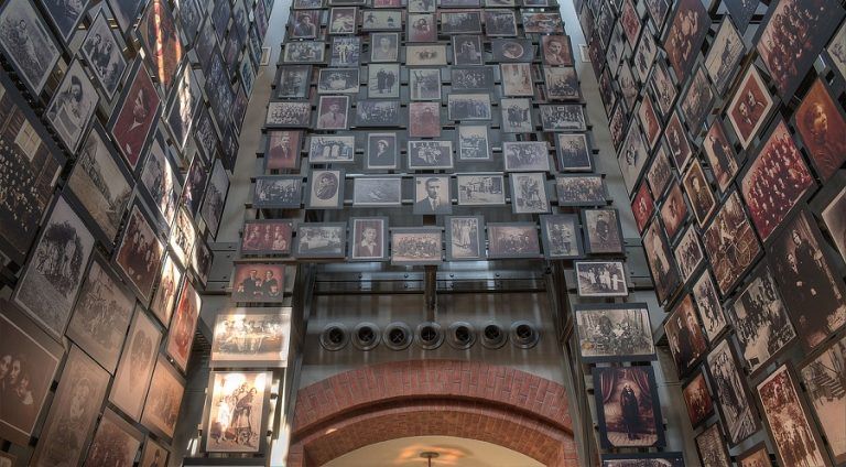 22 kwietnia roku 1993 – otwarcie Muzeum Holokaustu w Waszyngtonie z udziałem Jana Karskiego