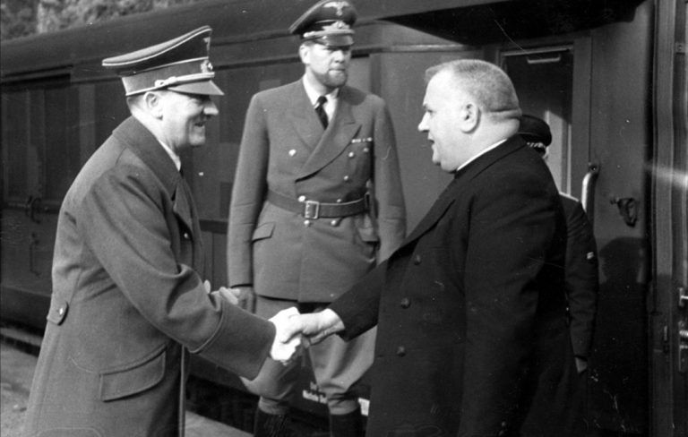 Rozwój gospodarczy, fikcyjna niepodległość i kolaboracja z Hitlerem. Słowacja księdza Jozefa Tiso