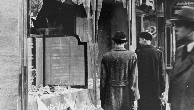 Noc z 9 na 10 listopada roku 1938 – antysemicki pogrom w Niemczech (koc kryształowa)