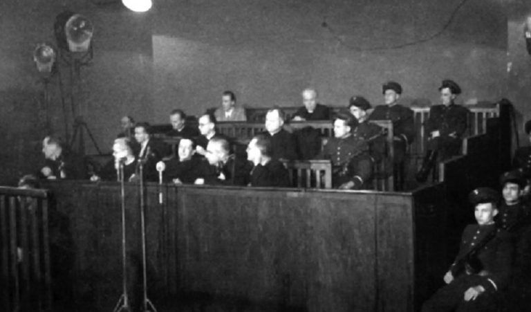 8 lutego roku 1953 – publikacja haniebnej rezolucji literatów w sprawie procesu kurii krakowskiej