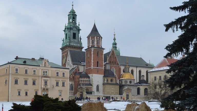 16 marca roku 1930 – pierwsza radiowa transmisja Mszy świętej z Wawelu