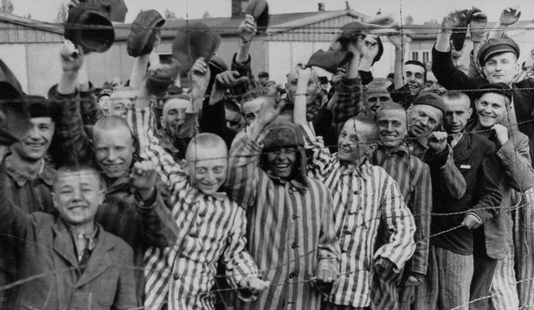 29 kwietnia roku 1945 – wyzwolenie niemieckiego obozu Dachau przez wojska USA