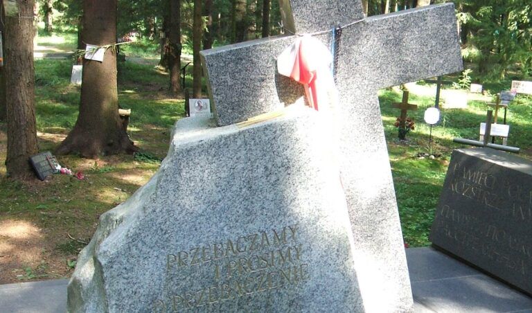 Rosja: z cmentarza zniknął pomnik polskich ofiar stalinizmu. Na razie „nikt nic nie wie”
